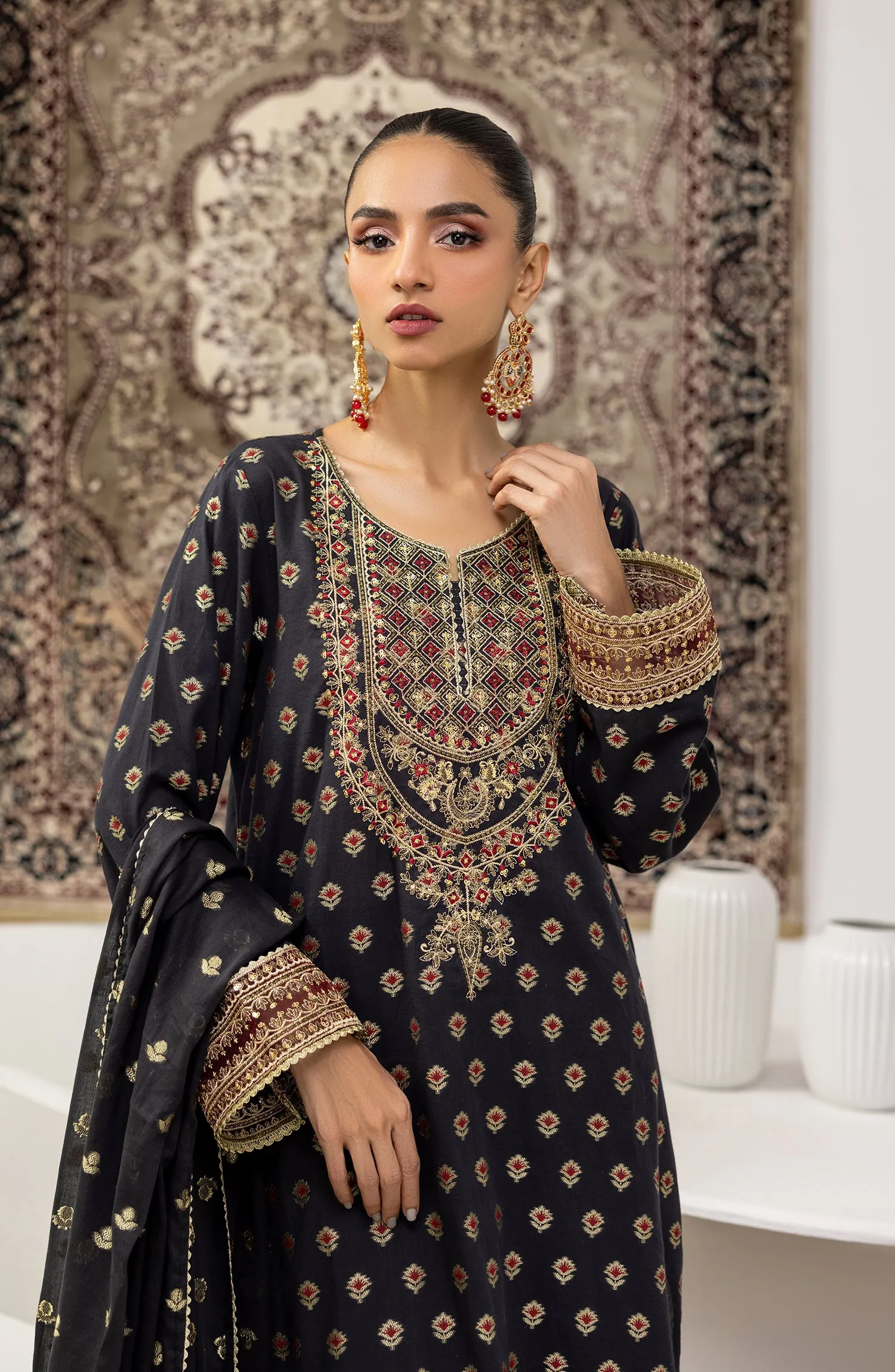 Unstitched 3 Piece Embroidered Jacquard Shirt , Cambric Pant and JACQUARD Dupatta (OTLF-23-080 BLACK)